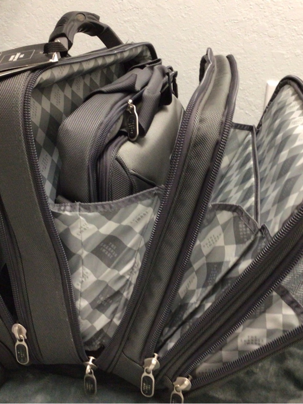 Sharper Image Gray and Dark Gray Rolling Laptop Briefcase - Picture 5 of 8